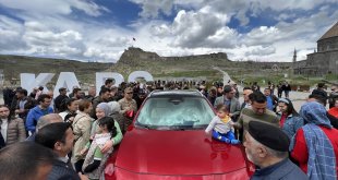 Türkiye'nin yerli otomobili Togg, Kars'ta tanıtıldı