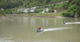 Munzur Çayı'nda kaybolan 2 kişinin bulunması için çalışmalar sürüyor