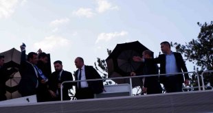 Ekrem İmamoğlu'nun Erzurum gezisi olaylı geçti