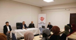 Ağrılı gönüllü gençler umreyle ödüllendirildi