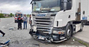Malatya'da tır ile kamyonet çarpıştı: 1 yaralı