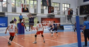 Voleybol: AXA Sigorta Efeler Ligi play-off 7'ncilik etabı