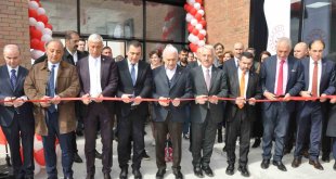 Binali Yıldırım, Gündüzlü Engelli Bakım Merkezinin açılışını yaptı