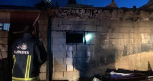 Özalp'ta tandırda çıkan yangın hasara neden oldu