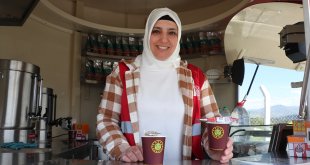 Konteyner kentteki depremzedelere günlük 2 bin bardak kahve ikram ediliyor