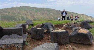 Van Gölü Aktivistleri Derneği üyelerinden doğa yürüyüşü