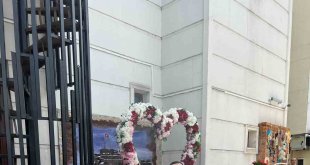 Ünlü organizatör Kars'ta 140 çeşit yemeğin yapıldığı yemek sergisine katıldı