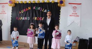 Çıldır Kuran Kursu öğrencilerinin karne sevinci