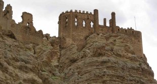 'Kartal yuvası'na benzeyen Hoşap Kalesi'nde restorasyona başlandı