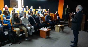 Yüksekova'da geleceğin astronotlarının yetiştirilmesi için seminer düzenlendi