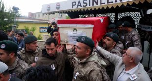 Trafik kazasında hayatını kaybeden özel harekat polisi Erzurum'da toprağa verildi