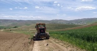 Van Büyükşehir Belediyesinden arazi yolu çalışması