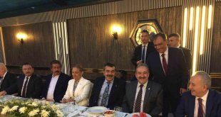 Dadaşlar Ankara'da yemekte bir araya geldi