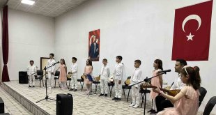 Çıldır İlkokulu'nda mezuniyet konseri düzenledi