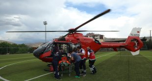 Malatya'da ambulans helikopter yüksek tansiyon hastası için havalandı