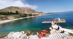 Adilcevaz'da kano yarışları yapıldı