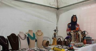 Bingöl'de kursiyerlerin el emekleri görücüye çıktı