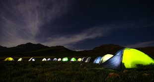 Van'daki 2 bin 800 rakımlı Alandeşt Yaylası doğaseverleri ağırlıyor