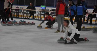 Kars'ta Curling Türkiye Şampiyonası heyecanı sürüyor