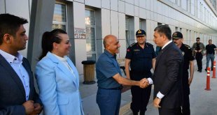 Vali Şahin'den bayram ziyaretleri