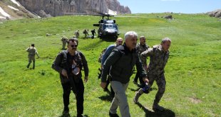 Erzincan Valisi Makas, operasyon bölgelerindeki güvenlik güçleriyle bayramlaştı