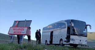 Ağrı'da otobüs ile kamyonetin çarpışması sonucu 13 kişi yaralandı