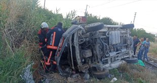 Malatya'da yük treniyle çarpışan minibüsteki 2 kişi yaralandı