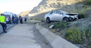 Erzincan'da trafik kazası: 1 ölü, 3 yaralı