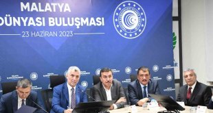 Ticaret Bakanı Bolat'tan Malatya'da konteyner kent ziyareti