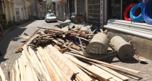 Elazığ'da şiddetli fırtına yaşamı olumsuz etkiledi