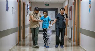 Van'da yabani ot yiyen çocuğun bağırsağı iki yerden delindi