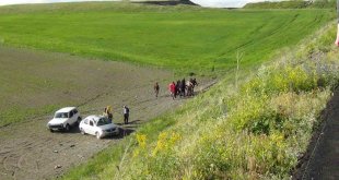 Kars'ta otomobil şarampole uçtu: 2 yaralı