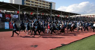 Bitlis Eren Üniversitesinde 2 bin 260 öğrenci mezun oldu