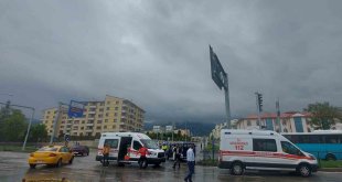 Erzurum'da hasta taşıyan ambülans kaza yaptı