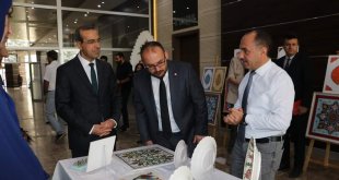 Üniversite öğrencileri eserlerini sergiledi