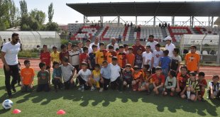 Bulanık'ta yaz spor kursları açıldı