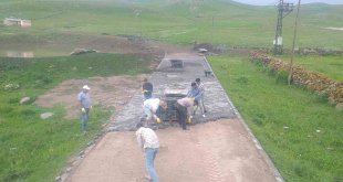 Digor'da köylere kilit parke taş yol yapılıyor