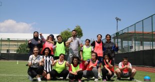 Malatya'da depremzede down sendromlu çocuklar, kadın futbolcularla buluştu