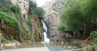 Günpınar Şelalesi görenleri hayran bırakıyor