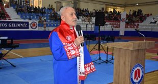 Hakkari Üniversitesinde mezuniyet töreni düzenlendi