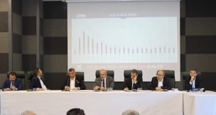 Elazığ protokolü muhtarla bir araya geldi