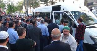 Tatvan'da hac kafilesi dualarla uğurlandı