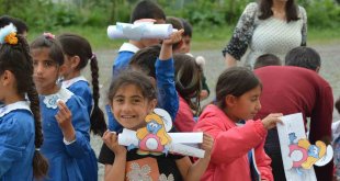 Ardahan'da öğrencilerin karne heyecanı