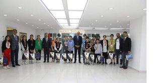 İpekyolu'nun başarılı öğrencileri ödüllendirildi