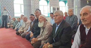 Adilcevaz'da hacı adayları kutsal topraklara uğurlandı