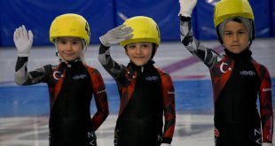 6 yaşındaki Emir, ağlayarak başladığı sürat pateninde Türkiye şampiyonu oldu