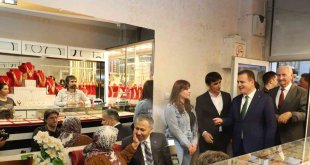 İçişleri Bakanı Yerlikay'a Hakkari'de sevgi seli