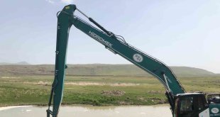 Ahlat'ta sulama kanalları temizleniyor