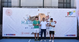 Elazığ'da düzenlenen Harput Kupası Tenis Turnuvası, sona erdi