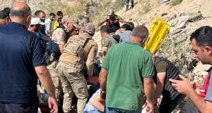 Horasan-Sarıkamış yolunda feci kaza: Ölü ve yaralılar var